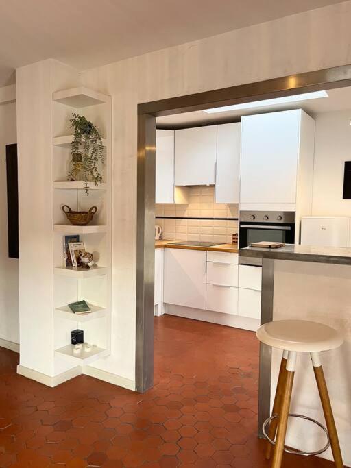 Appartement A Pied Du Centre Avec Place De Parking Arlés Exterior foto